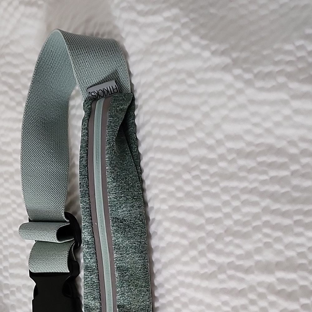 Fitkicks Slim Fanny Pack. Sage Green. Perfect For Phone Qgen Jogging Or Walking.